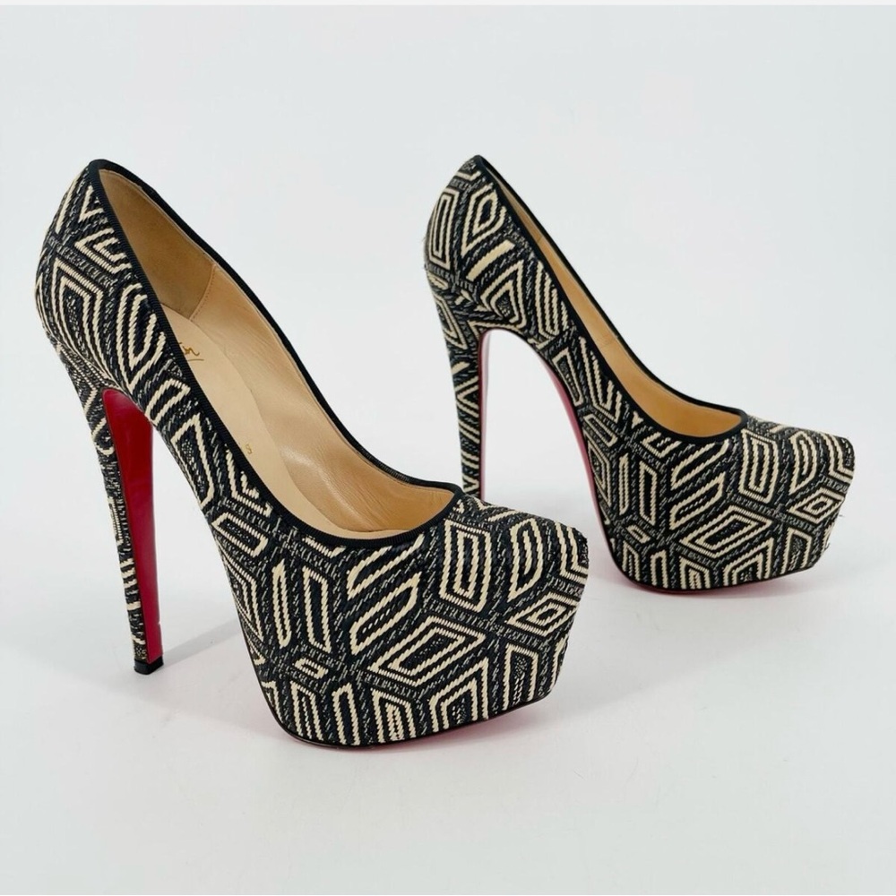 Christian Louboutin Panama
Geometrico Daffodile Platform Pump